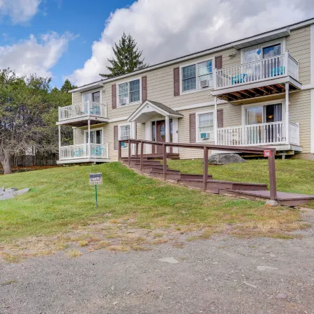 Peaceful Catskills Condo w/ Deck + Mountain View!