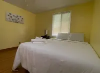 Private Buffalo Suburban Family Home Near Niagara Falls