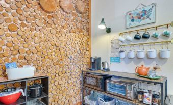 Woodland Park Apartment: Forest Views + Deck! - Housity