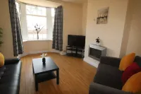 Lundwood House Barnsley by Smart Corporate Stays