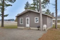 Pet-Friendly Cabin Retreat Wisconsin River Access - 2-Star