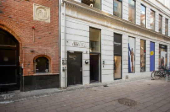 Leaves 4 - Precious 2-Bdr Apt in Central Copenhagen Hotels in 