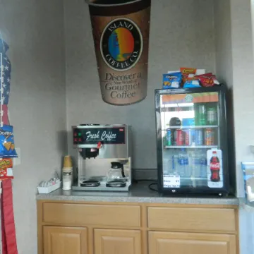 Village Inn & Suites - Smithville