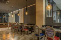 Hotel B Plus L - พร้อมอาหารเช้า
