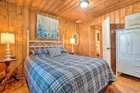 Wine Country Retreat w/ Fire Pit + Sunroom! Hotel di Lumpkin County
