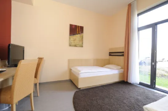Sporthotel Borussia Düsseldorf Hotels in der Nähe von Gallopprennbahn