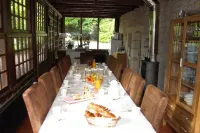 Les Insolites de la Pouillyzotte Hotels in Mesves-sur-Loire
