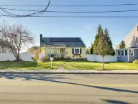 1 Mi to Downtown Salem: Studio w/ Fire Pit Access Hotels in Salem