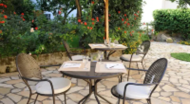 호텔 투어리스트  호텔