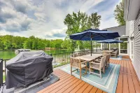 Waterfront Lake Anna Home w/ Dock, Beach & Kayaks! - Parkplatz