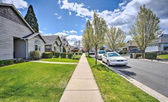 Grants Pass Home 1 Mi to Downtown and Rogue River!