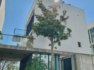알로에 빌라 우지 타운쉽