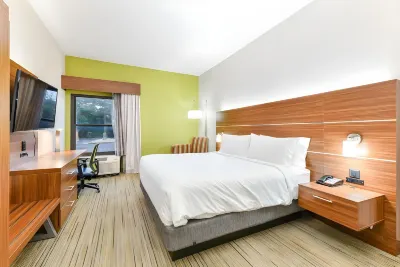 Holiday Inn Express & Suites Pigeon Forge/Near Dollywood Hotels near TITANIC Museum Attraction
