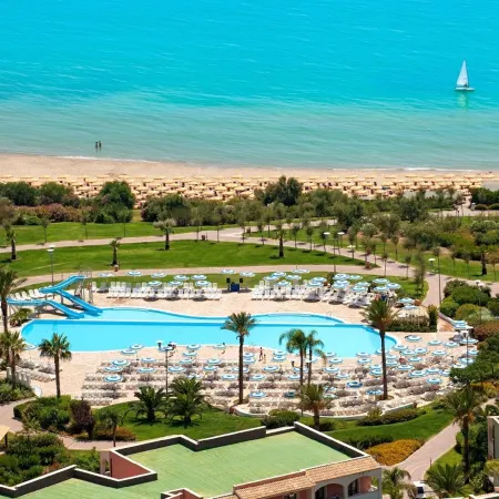 Serenusa Resort