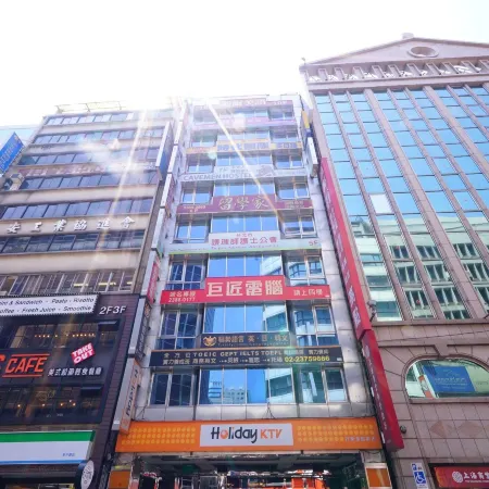 Cavemen Hostel (Taipei Station Youth)