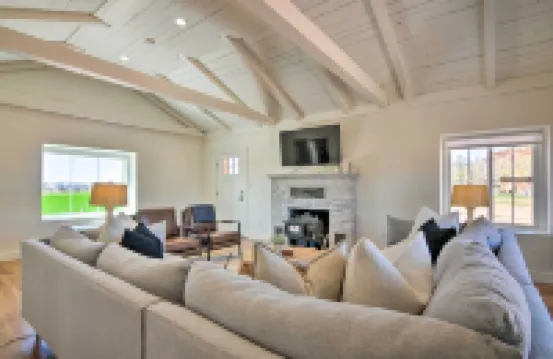 Modern Ranch House w/ Fire Pit & Valley Views