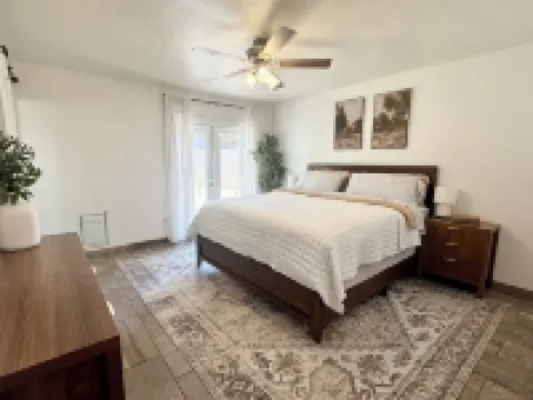 Family-Friendly 3BR house in Prime Location-near hospital – PETS STAY FREE