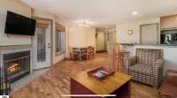 Crystal Mountain Condo Great Location Dog Friendly!