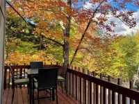 Spacious 3 level townhouse just minutes from the base of Stratton Mountain! Hotels in Winhall