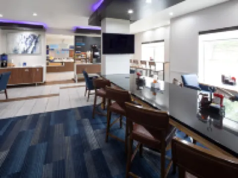 Holiday Inn Express & Suites CHICAGO WEST - ST CHARLES by IHG Hotels in Kane County