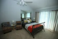 Serene 3br/2ba condo perfect for a family getaway in Greenwood with WiFi, AC