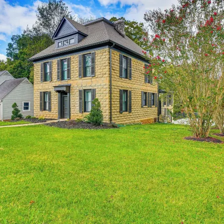Spacious Athens Home ~ 1 Mi to Downtown!