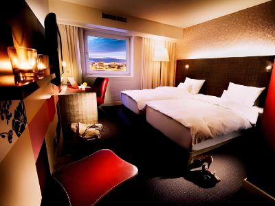 Other Pentahotel Reading Photo