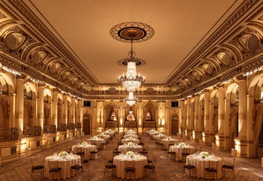 더 플라자 호텔의 우아한 객실