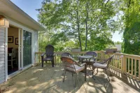 Kiamesha Lake Home w/ Deck, 4 Mi to Resorts World!