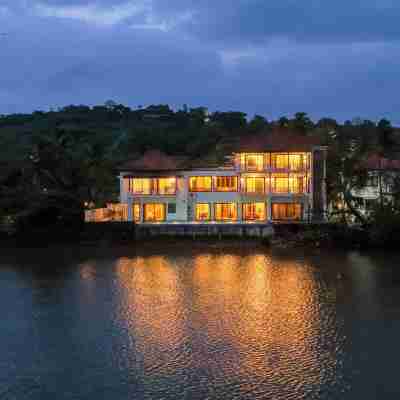 ELIVAAS VILLA FLEUVE Hotel Exterior