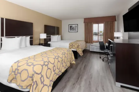 Baymont by Wyndham Green Bay Отели в г. Ашваюбенон