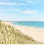 Bourrine Vendéenne and large garden near the sea