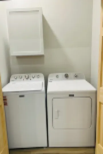 Newly Renovated 2-bedroom apartment in charming Dyersville, IA
