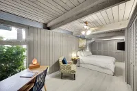 Mid Century Boho Chic Beach Bungalow Only 3 Blocks to Gorgeous Beach!!