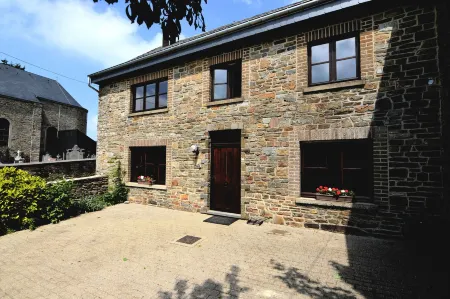 Cozy Holiday Home in Odeigne with Sauna Отели в г. Мане