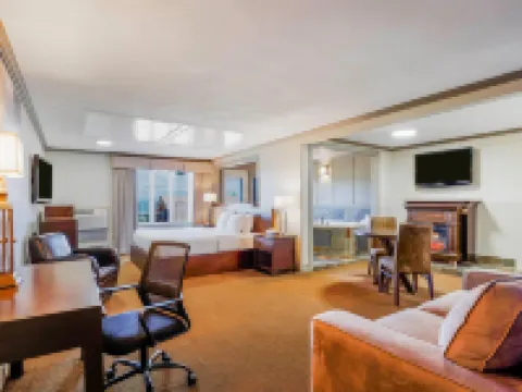Days Inn by Wyndham Golden Hotels in Golden