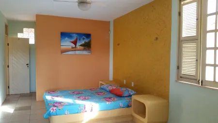 L'AMARELA MANSION 11 SUITES 50 BEDS NEIGHBORHOOD TO BEACH PARK Отели рядом с достопримечательностью «Аквапарк "Бич Парк"»