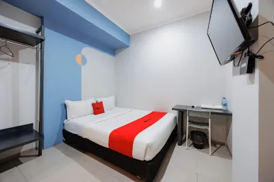 RedDoorz Plus Near Radio Dalam 3 Hotels in Jakarta
