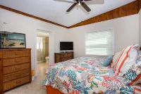 Stone Crab Cottage: Directly Across from Gulf, Pet Friendly