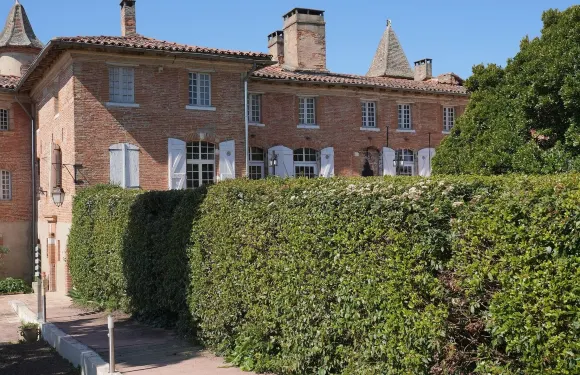 帕烏拉德地區酒店