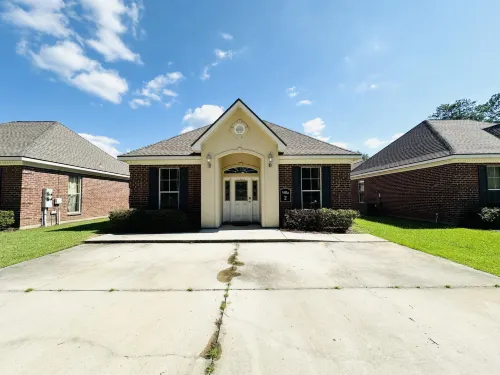 Private Oasis with New Orleans Décor - Spacious Serene Villa Hotels in Tangipahoa Parish
