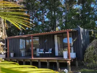 Birdhouse Retreat on Boord, Kumeu