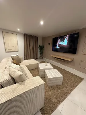 F2 jacuzzi modern / spacious (5 min station) Hotels in Etampes