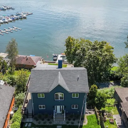 Entire Lakeview House ~ 1 Hour to MetLife ~ Hot Tub~Firepit~Stunning View~Decks