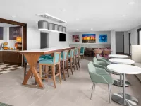 Hampton Inn Phoenix-Biltmore Hotels near Encanto