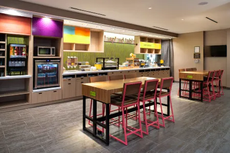Home2 Suites by Hilton Charlotte Mooresville Отели рядом с достопримечательностью «Trump National Golf Club Charlotte»