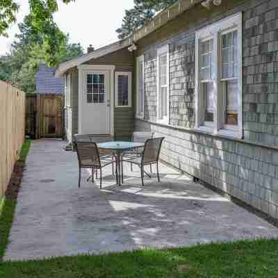 The Hansell House, your Downtown Thomasville Destination! Family + Pet Friendly! Hotel Exterior