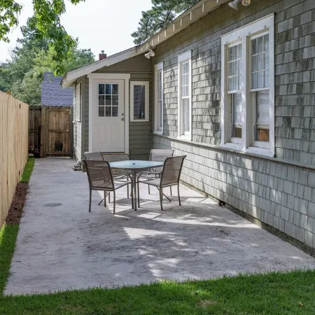 The Hansell House, your Downtown Thomasville Destination! Family + Pet Friendly!