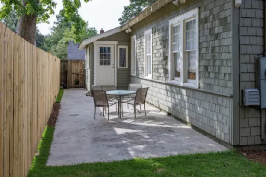 The Hansell House, your Downtown Thomasville Destination! Family + Pet Friendly!