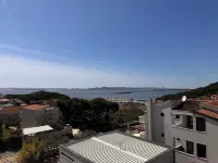 Modern apartment with roof terrace / balcony. Panoramic view of the sea. Hotels in Drage